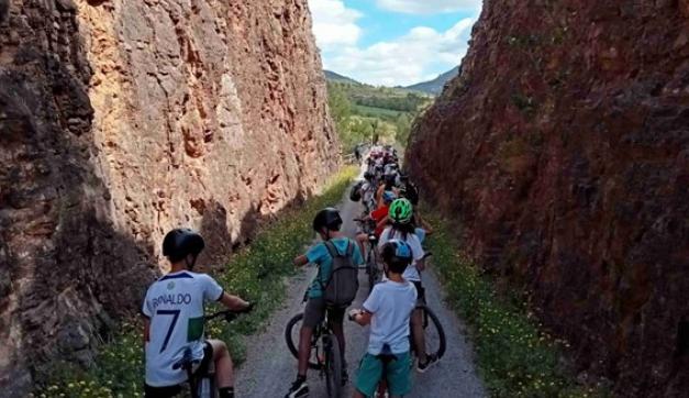 Educabike en la Vía Verde de Ojos Negros: Una experiencia única de turismo activo y educativo